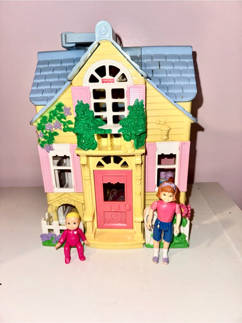 Fisher-Price Pink & Yellow Playhouse with Figures sweet streets
